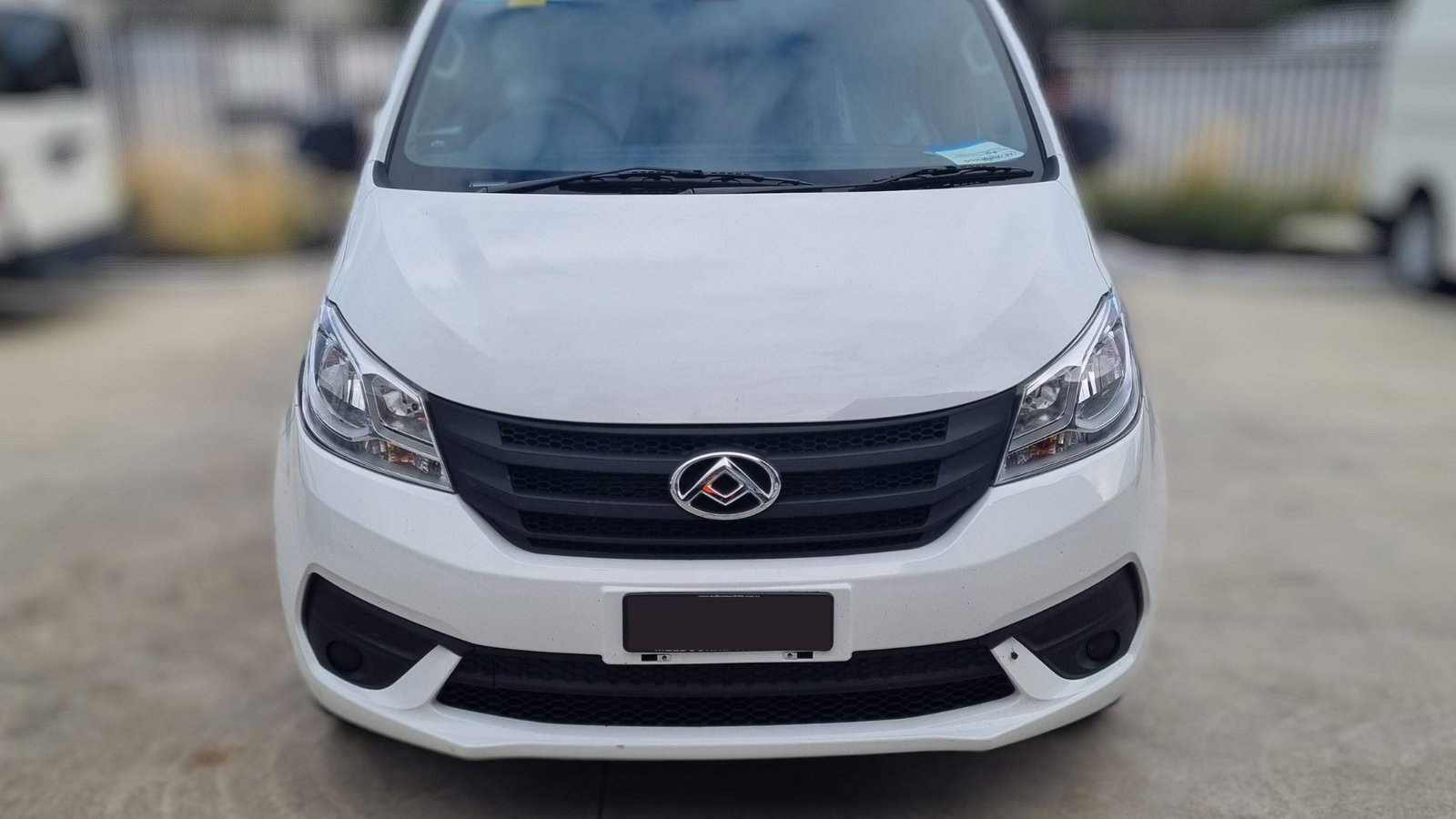 Refrigerated Van LDV G10 Front view